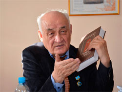 НАР ТҰЛҒА МЕДЕУ СӘРСЕКЕ 80 ЖАСТА 